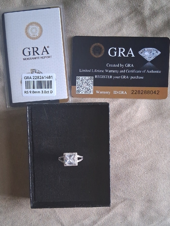 Moisenite Jewelry - RETAIL 299.00 Size 7  S925 Siver MOISENITE 3KT Halo Ring - White